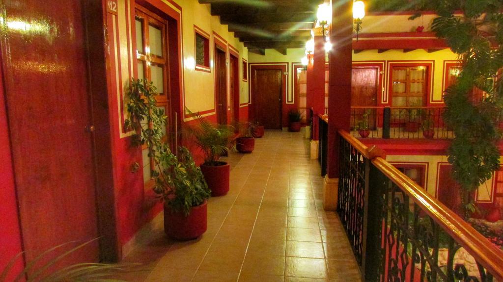 Hotel Real Del Valle Сан-Кристобаль-де-Ла-Касас Экстерьер фото